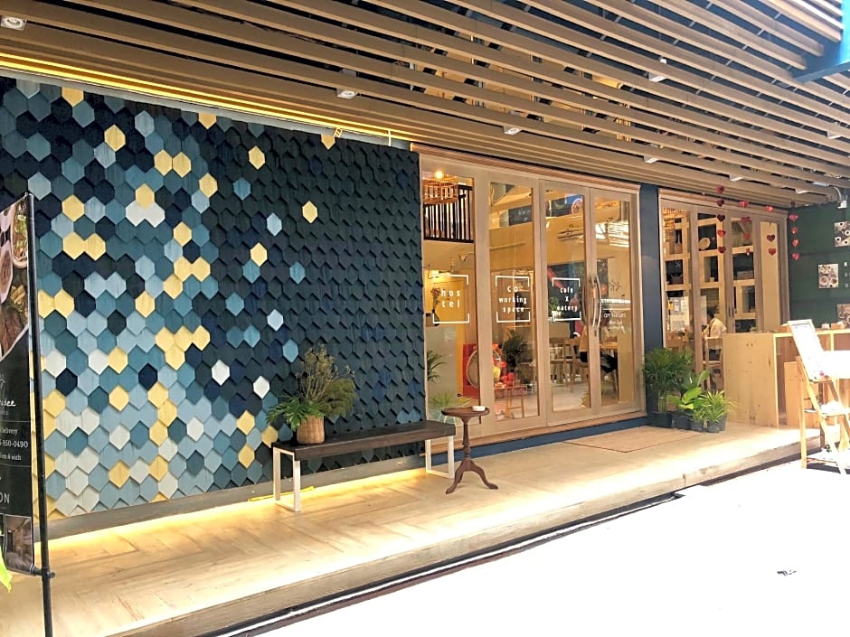 Kinnon Deluxe Hostel Coworking Cafe