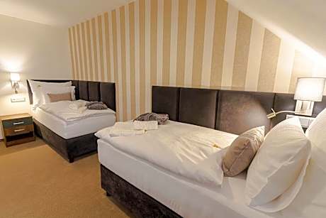 Triple Room with Private Bathroom