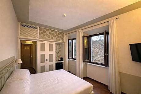 Standard Double Room With View