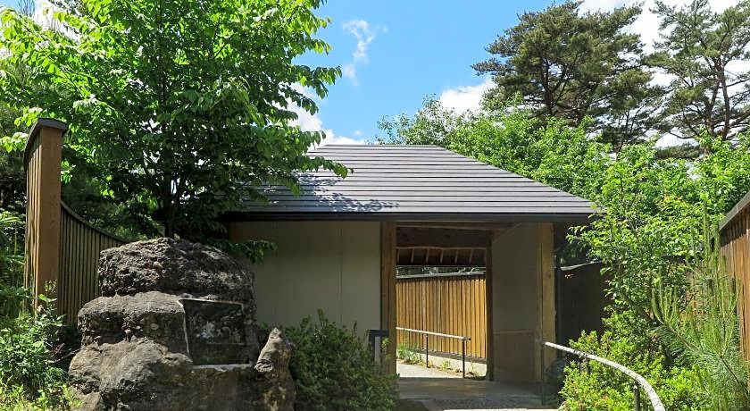 Nagisatei Taroan                                                                            