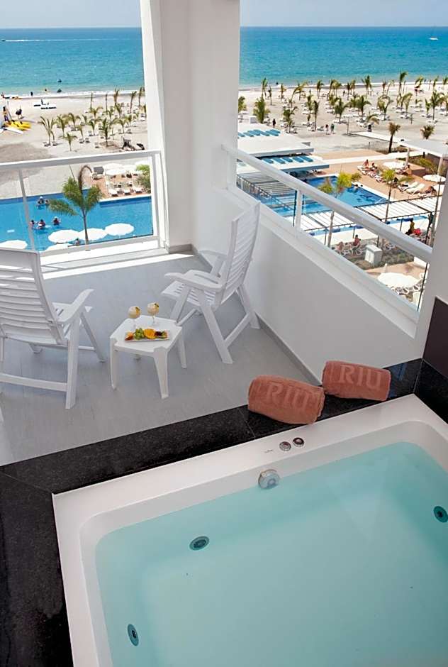 Riu Playa Blanca - All Inclusive