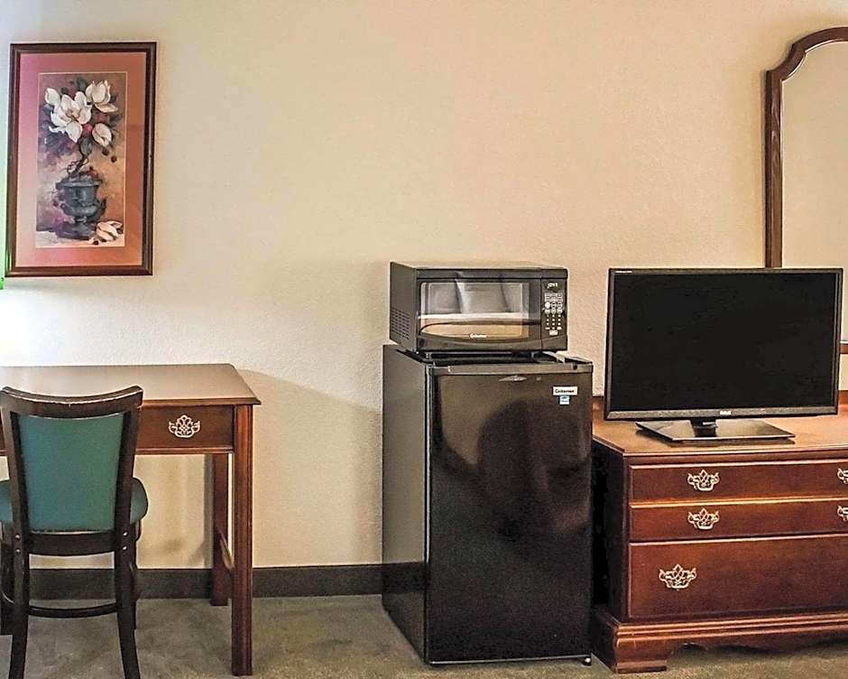 Quality Inn & Suites Conference Center