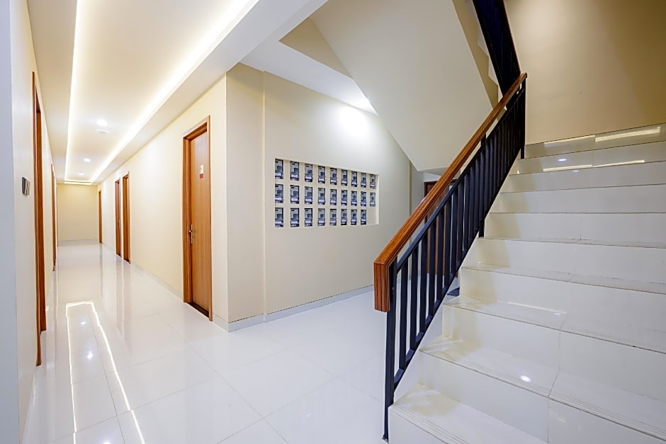 Urbanview Hotel Syariah The Ragunan Residence Cilandak