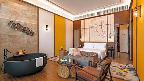 One-Bedroom Suite with Private Pool and Garden View