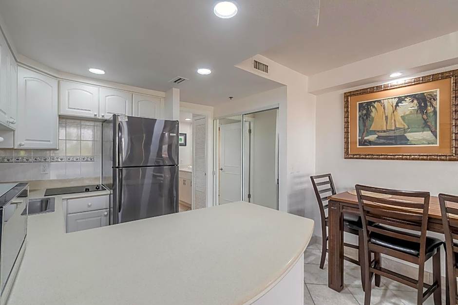 DBR Direct Oceanfront Condo, Daytona Beach, sleeps 4