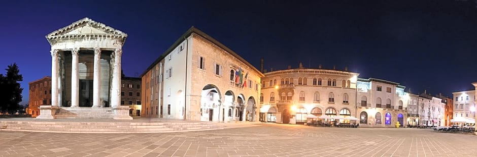 City point rooms & more