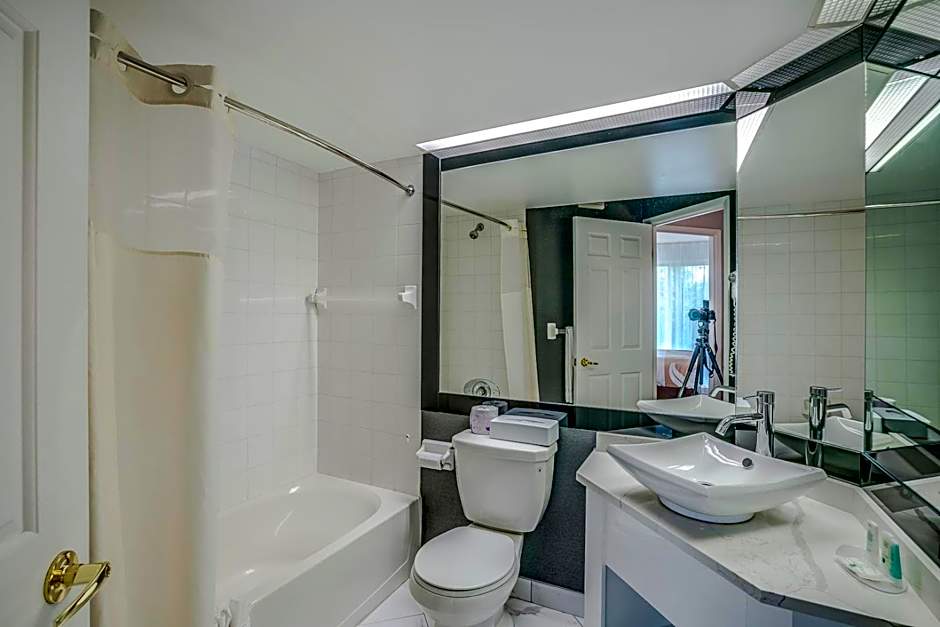 Quality Suites Ste Anne De Beaupre