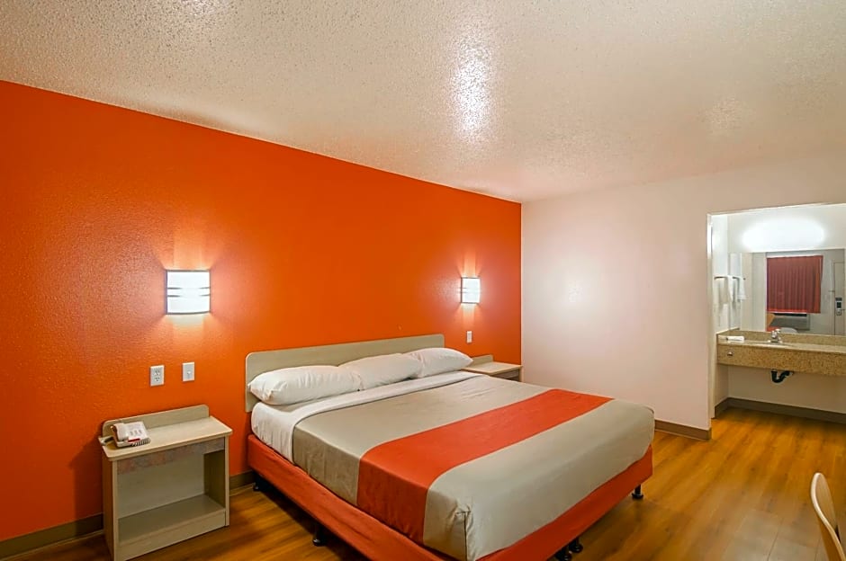 Motel 6-Lawton, OK