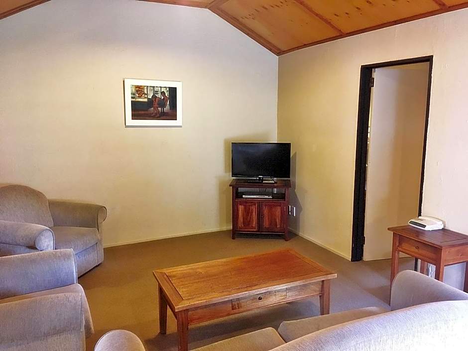 Woodlands Motels And Apartments