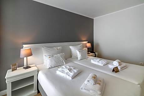 One Bedroom Apartment - Balcony