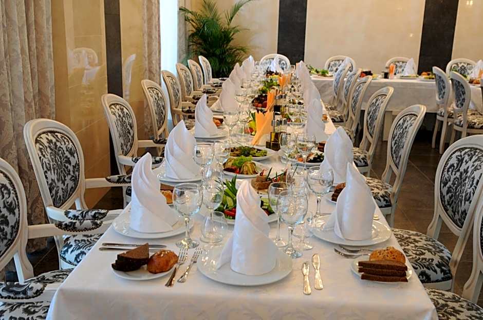 Manhattan Hotel & Restaurant