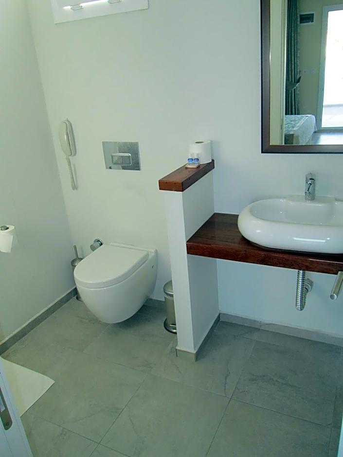 Artemis Hotel