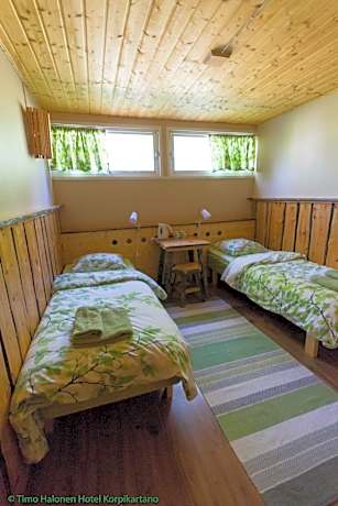 Twin Room with Forrest View