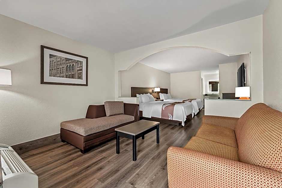 Quality Inn & Suites near Robins Air Force Base