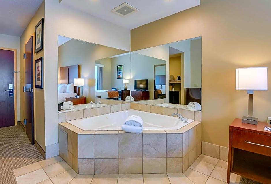Comfort Inn & Suites Gordon HWY