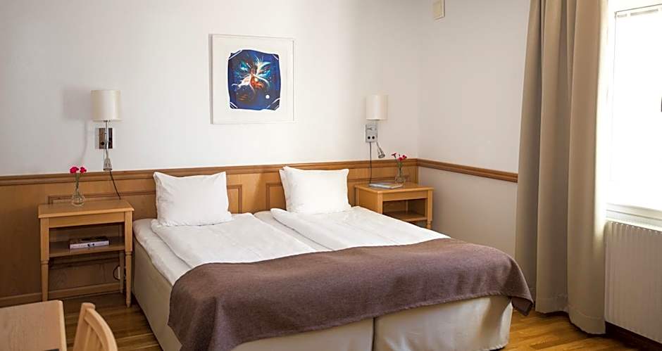 Photo 1 of 11 of Double Room
