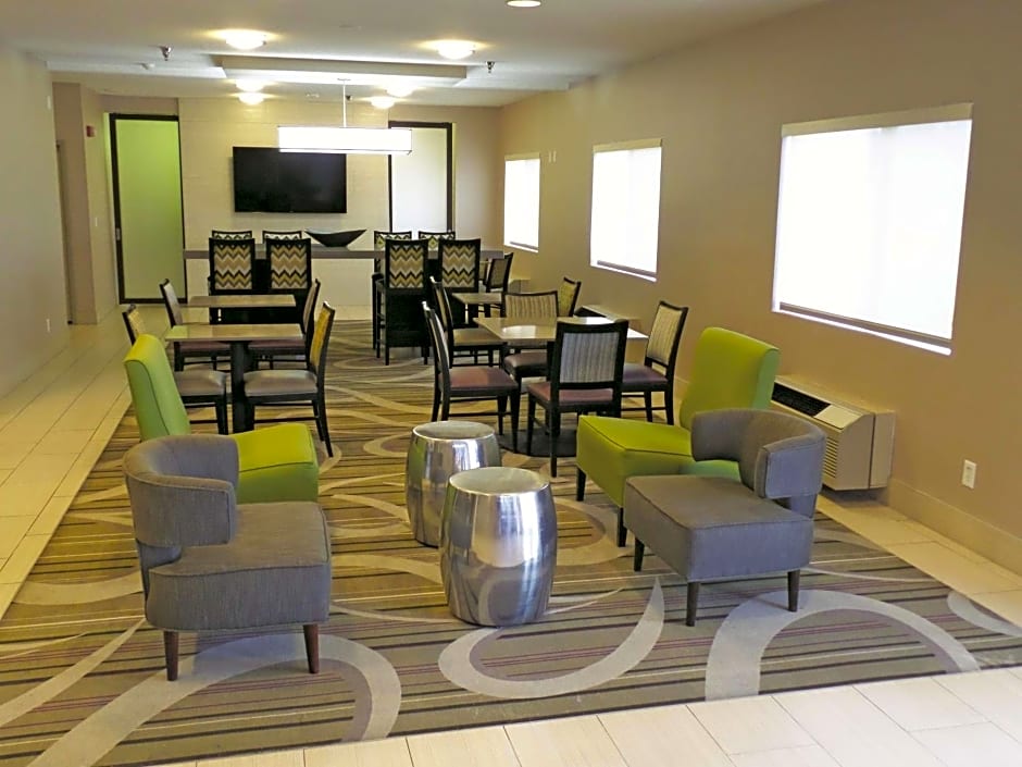 La Quinta Inn & Suites by Wyndham Lincoln