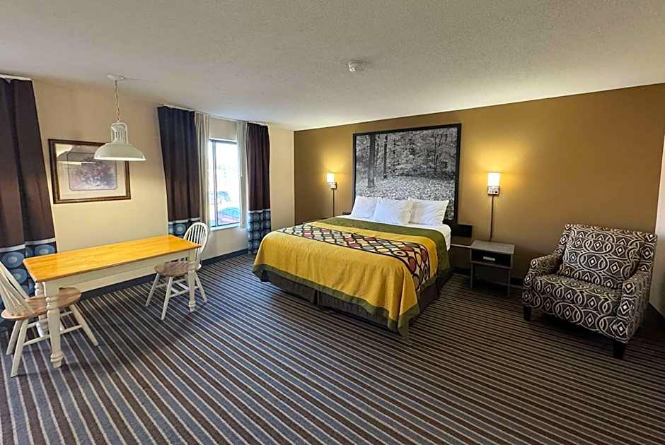 Super 8 by Wyndham Columbia Clark Lane