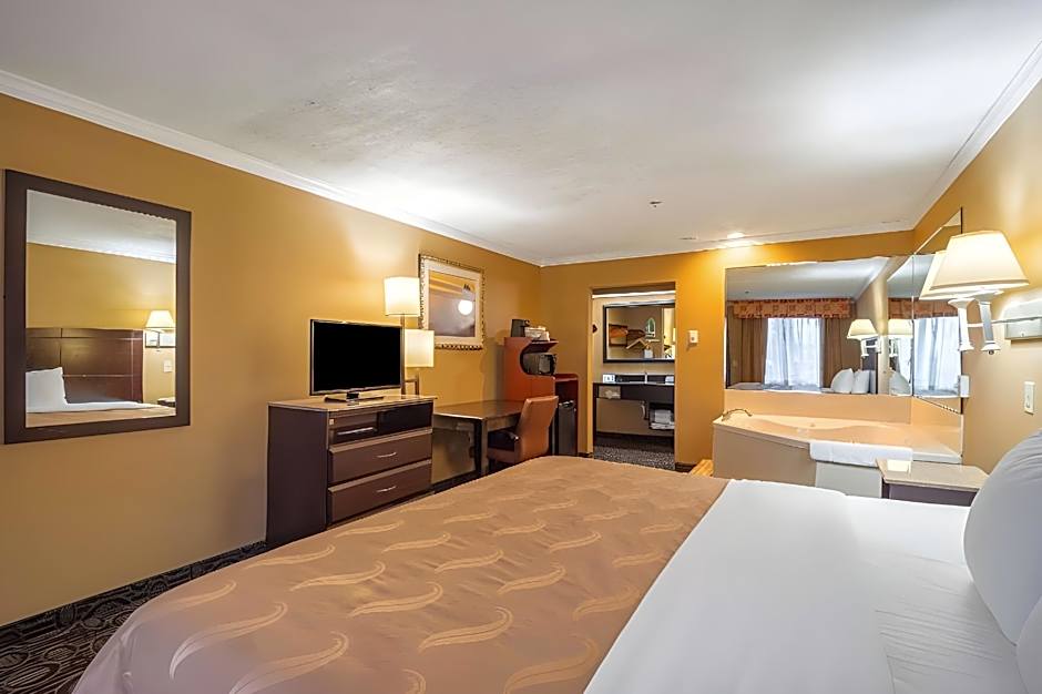 Quality Inn & Suites Ft. Jackson Maingate