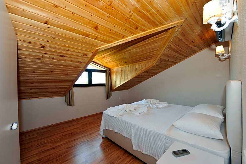 Grenadine Lodge