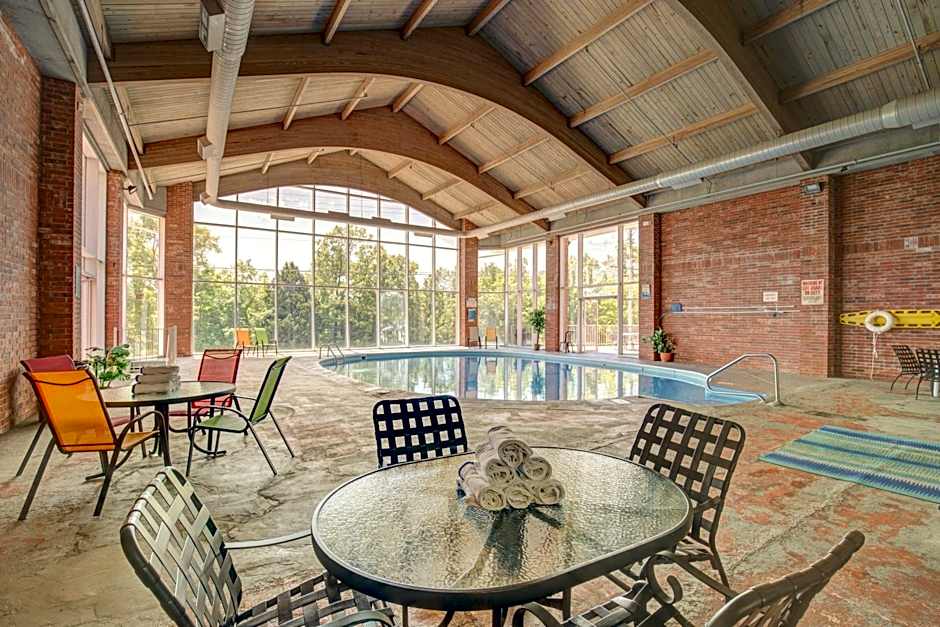 Howard Johnson by Wyndham Branson Theatre District