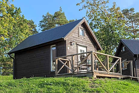 Economy Cottage with Patio