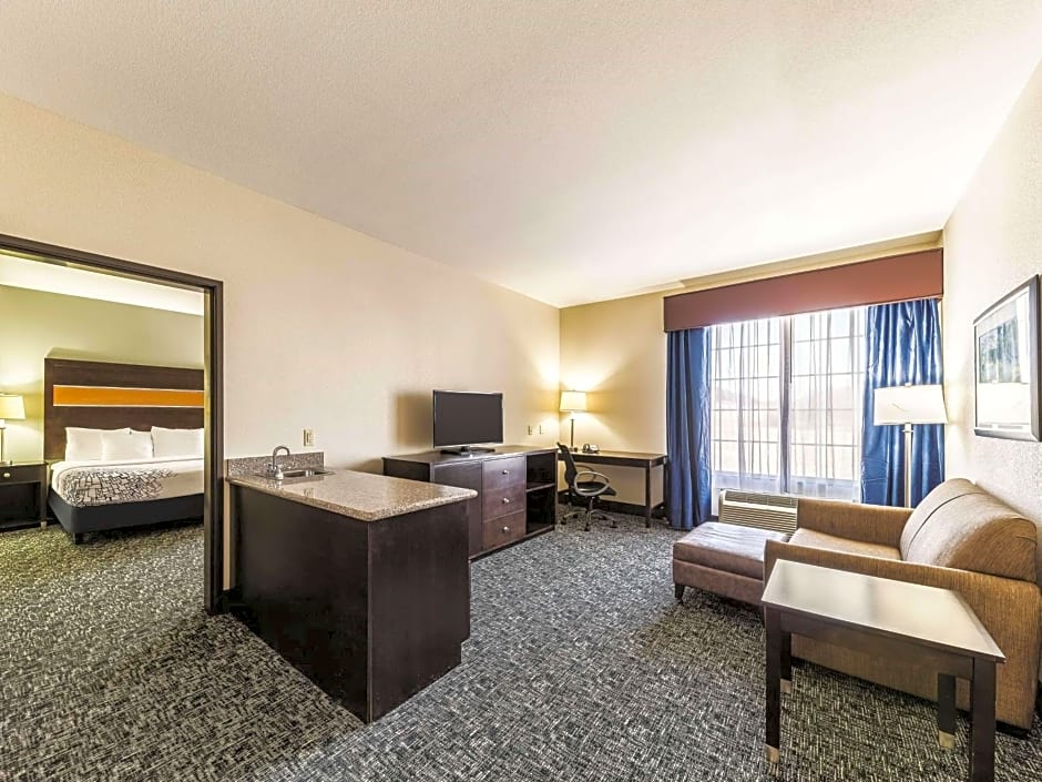 La Quinta Inn & Suites by Wyndham Tulsa - Catoosa