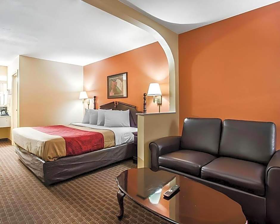 Econo Lodge Inn & Suites I-20, Exit 73