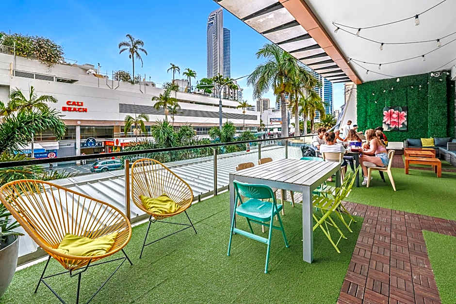 Tequila Sunrise Hostel Surfers Paradise