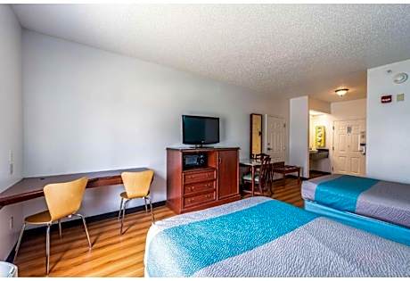 2 FULL BEDS | MODERN, NSMK, MICFRIDGE
