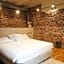Chambre d'Amis by Alix