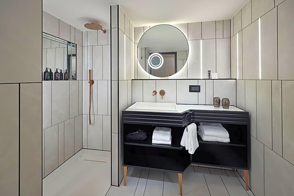 Cardo Brussels, Autograph Collection