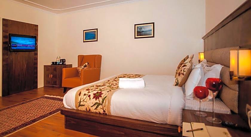Lemon Tree Hotel Srinagar