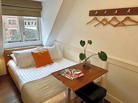 Budget Double Room with Shared Bathroom