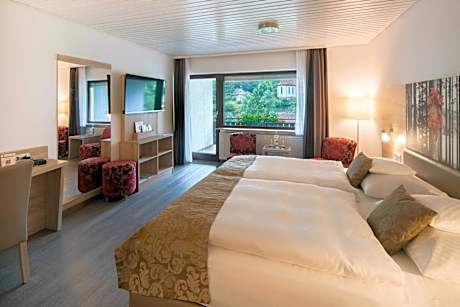 1 DOUBLE BED,FAMROO,SOFBD,SOUTHS,SAFE,SITCOR,FREWLA
