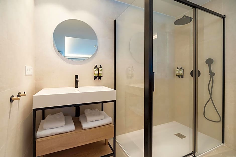 Apartamentos Playa Victoria - by Grupo Tribu