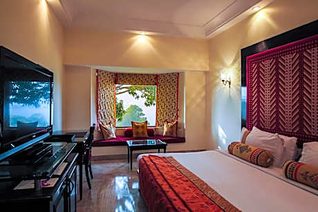 Deluxe Double Room with Valley View  (Enjoy 15% Discount F&B,SPA & Laundry till 30th sept)