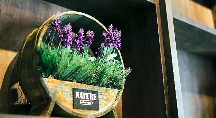 V3 Hotel & Residence Seri Alam