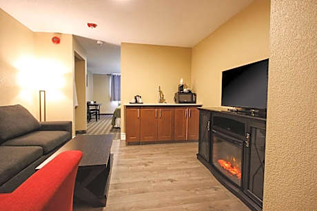 2 Queen Beds, Suite, Nonsmoking