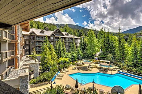 Blackcomb Springs Suites by CLIQUE