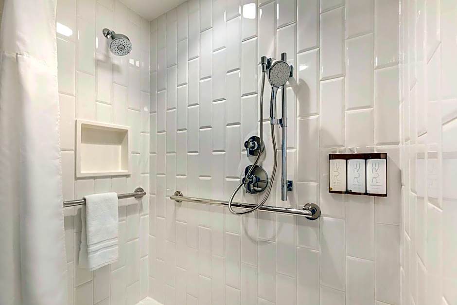 Cambria Hotel Denver Downtown RiNo