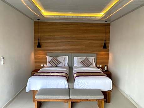 Standard King Room - Free Shuttle to Harbor