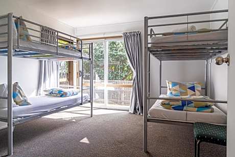 Single Bed in Mixed Dormitory Room