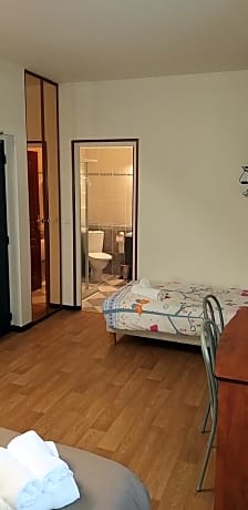Basic Triple Room