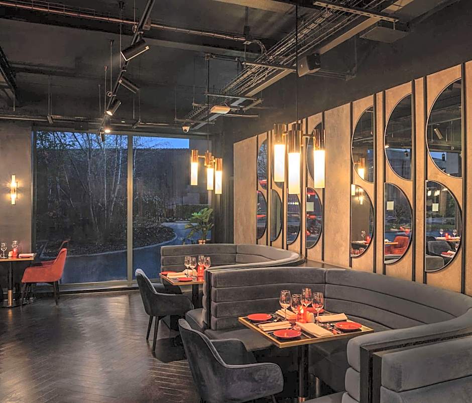 Radisson Red London Gatwick Airport