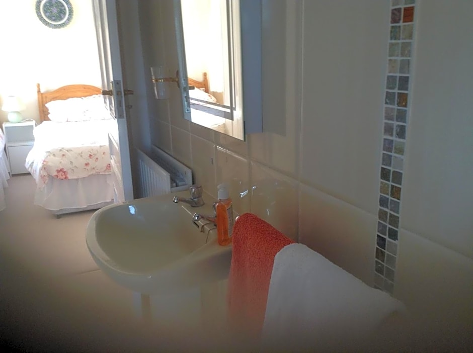 Drakewalls Bed And Breakfast