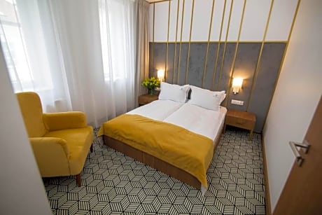 Double or twin superior