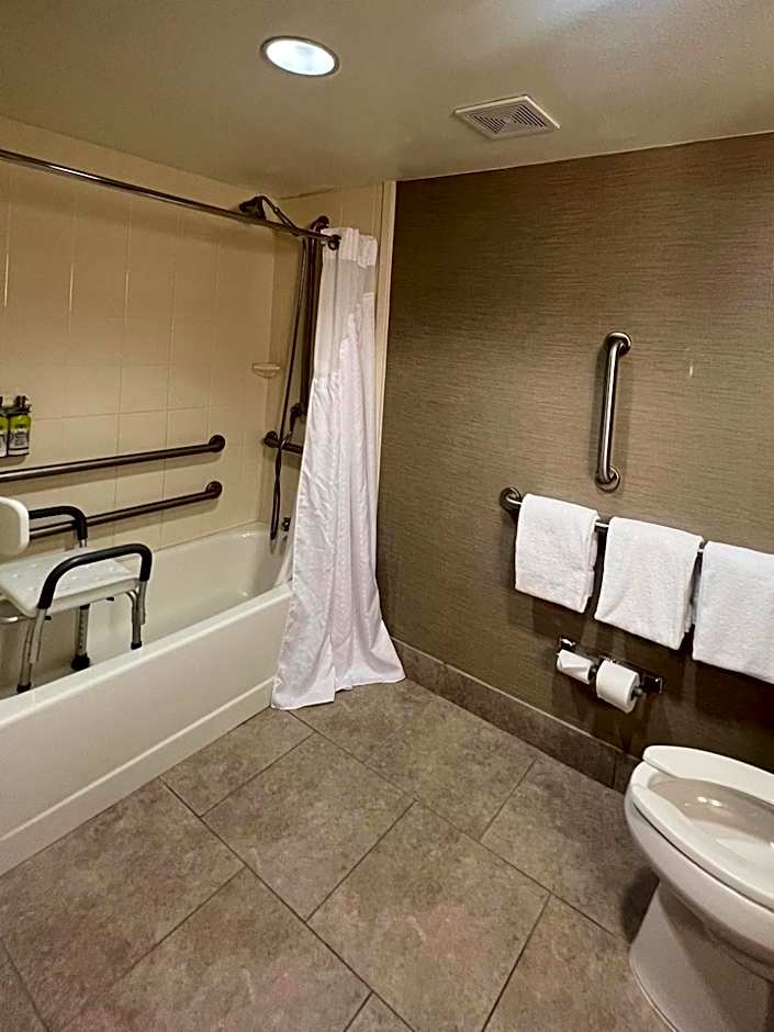 Holiday Inn Express & Suites Bloomington West By IHG