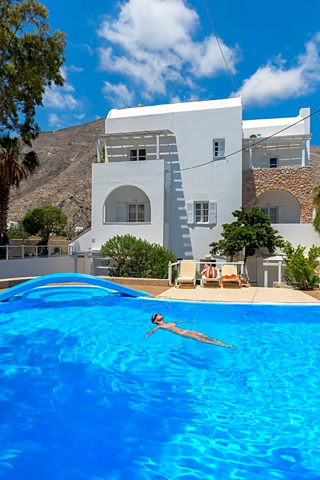 Noème Santorini