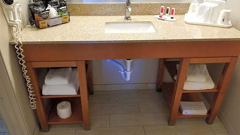 Travelodge by Wyndham Pueblo